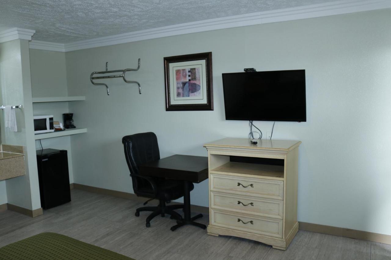 Deluxe Inn Motel Λέικ Τσαρλς Εξωτερικό φωτογραφία