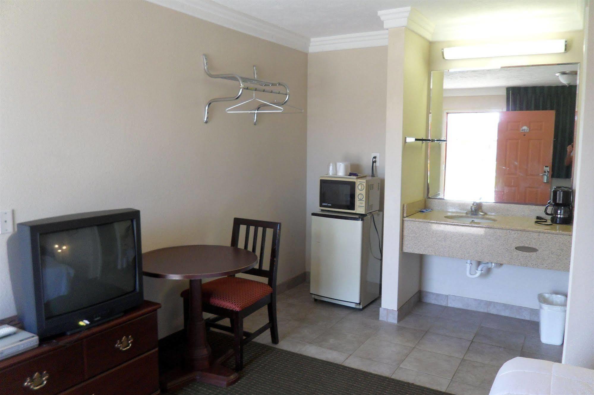 Deluxe Inn Motel Λέικ Τσαρλς Εξωτερικό φωτογραφία